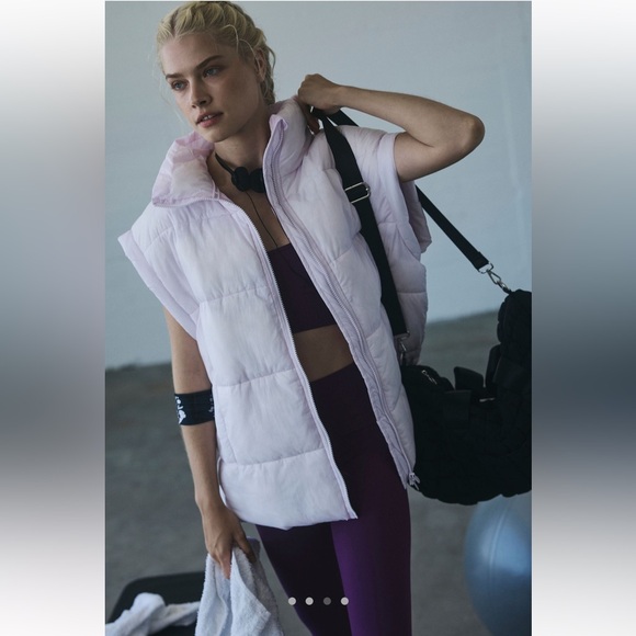 Free People X FP Movement In A Bubble Puffer Vest in Rose Quartz NWT - Picture 4 of 4